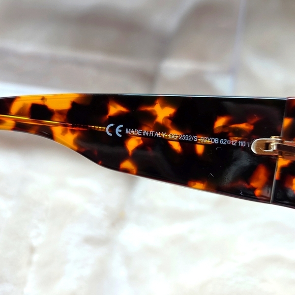 Gucci‎ Tortoiseshell Vintage Sunglasses main image 4